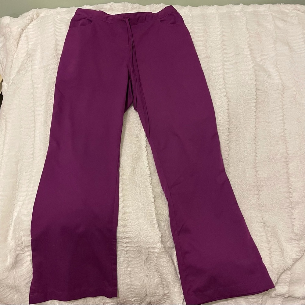 Grey’s Anatomy Classic Women’s Drawstring Cargo Scrub Pant, Size M, Fuchsia